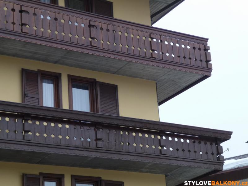 balkon dřevěný